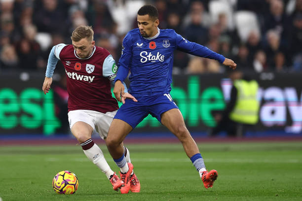 无不屏息凝 无不屏息凝